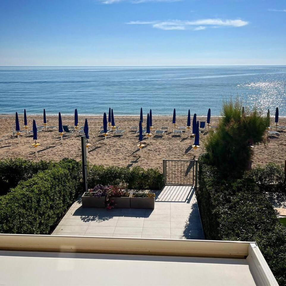 Casamare Una Casa Sulla Spiaggia Nelle Marche بورتو بوتنزا بيشينا المظهر الخارجي الصورة